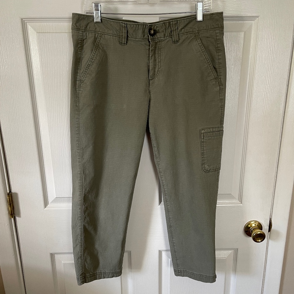 Eddie Bauer capris, size 10, dusty olive
